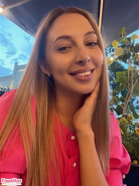 BeastAzia Wild Babe Riding Dildo Onlyfans Video.